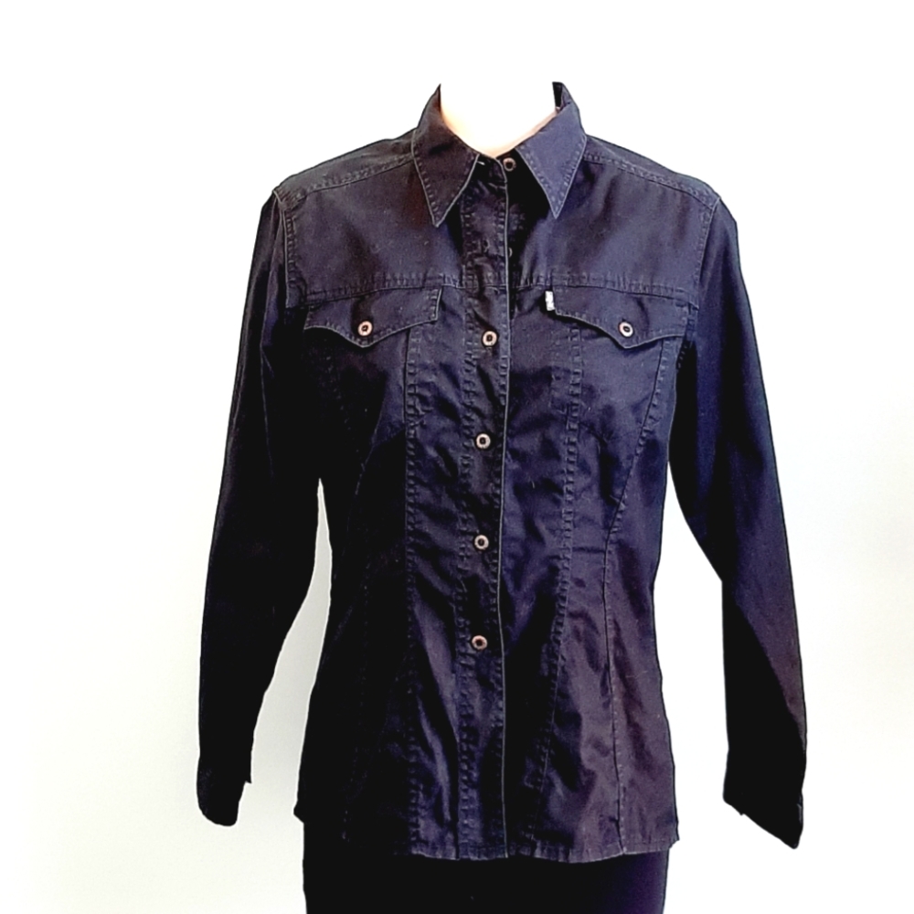 🅱️🅾️G🅾️ Levi's black denim shirt